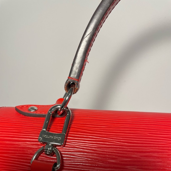 Louis Vuitton Cluny EPI MM bag - Picture 4 of 11